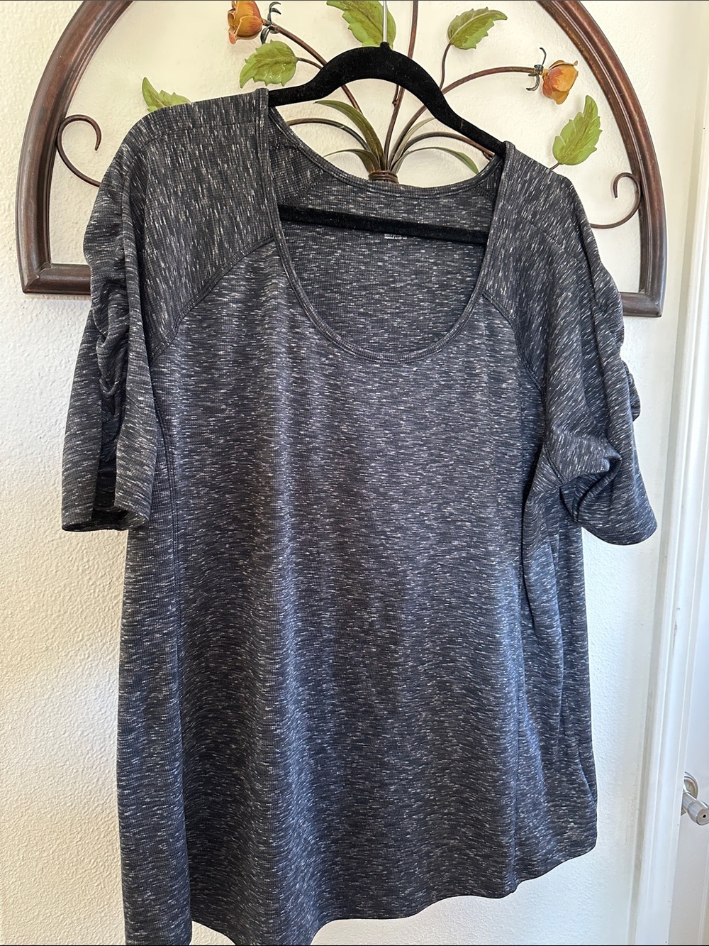 Columbia Sportswear Company Short Sleeve Scoop Neck Tee - Heathered Charcoal